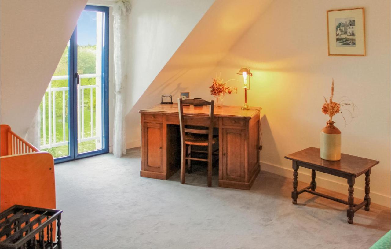 Lovely Home In Cadouarn With Wifi Sene Bagian luar foto